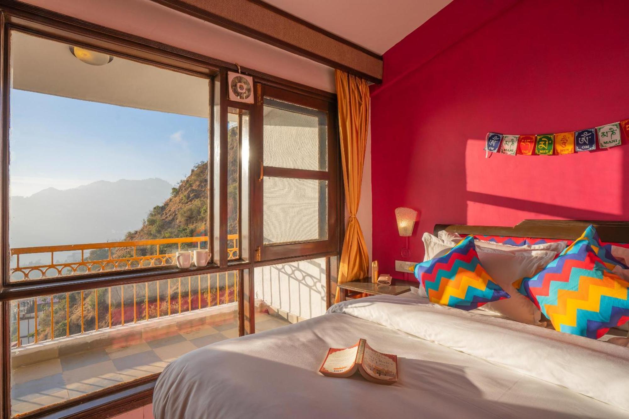 Deluxe Private Room with Ensuite Bathroom