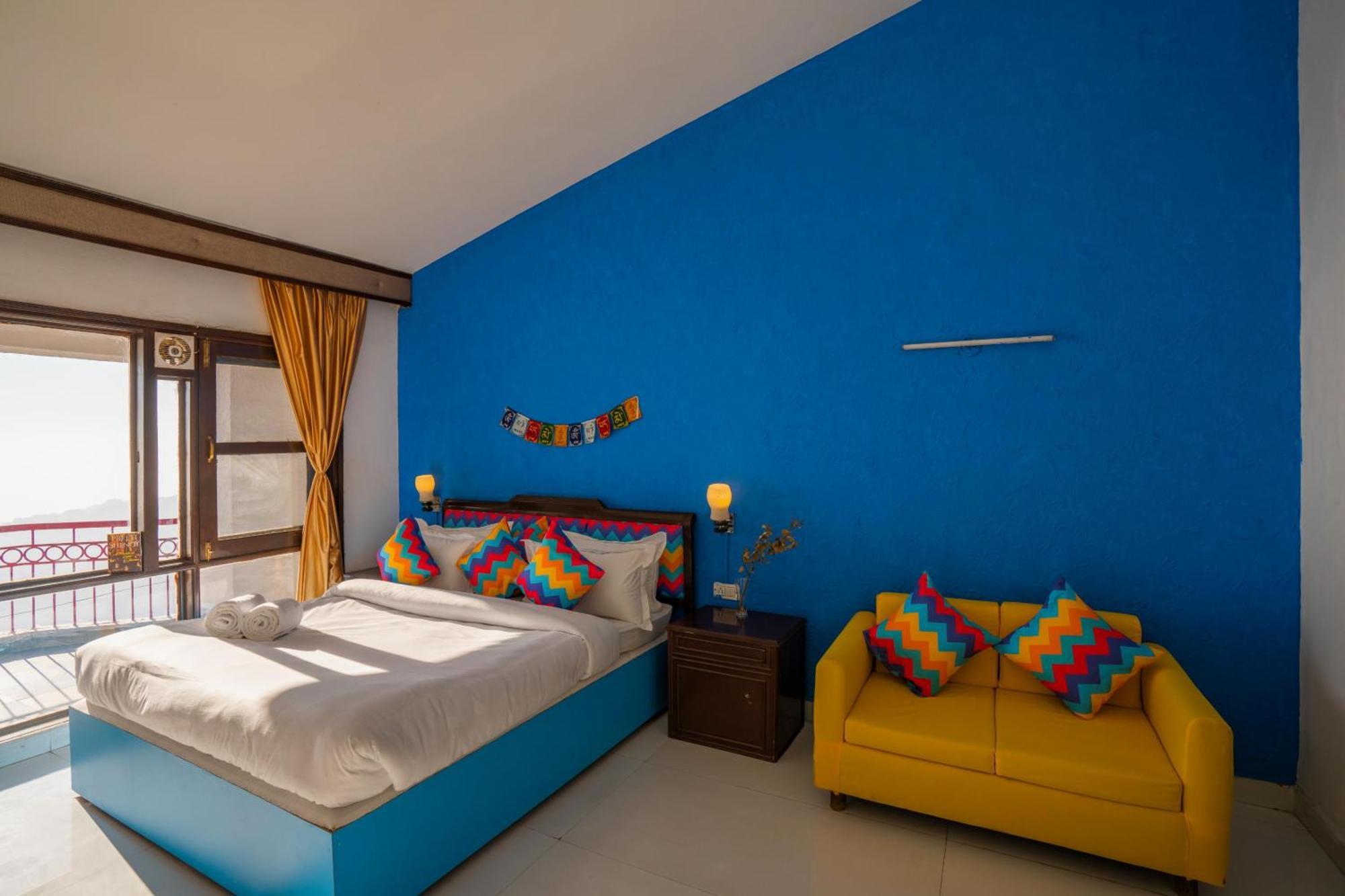 Deluxe Private Cottage with Ensuite Bathroom